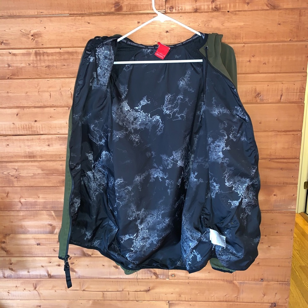 $150 Nike International hooded army jacket L - Picture 5 of 5